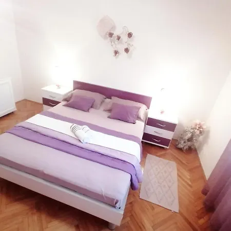 Niki Hvar Apartman